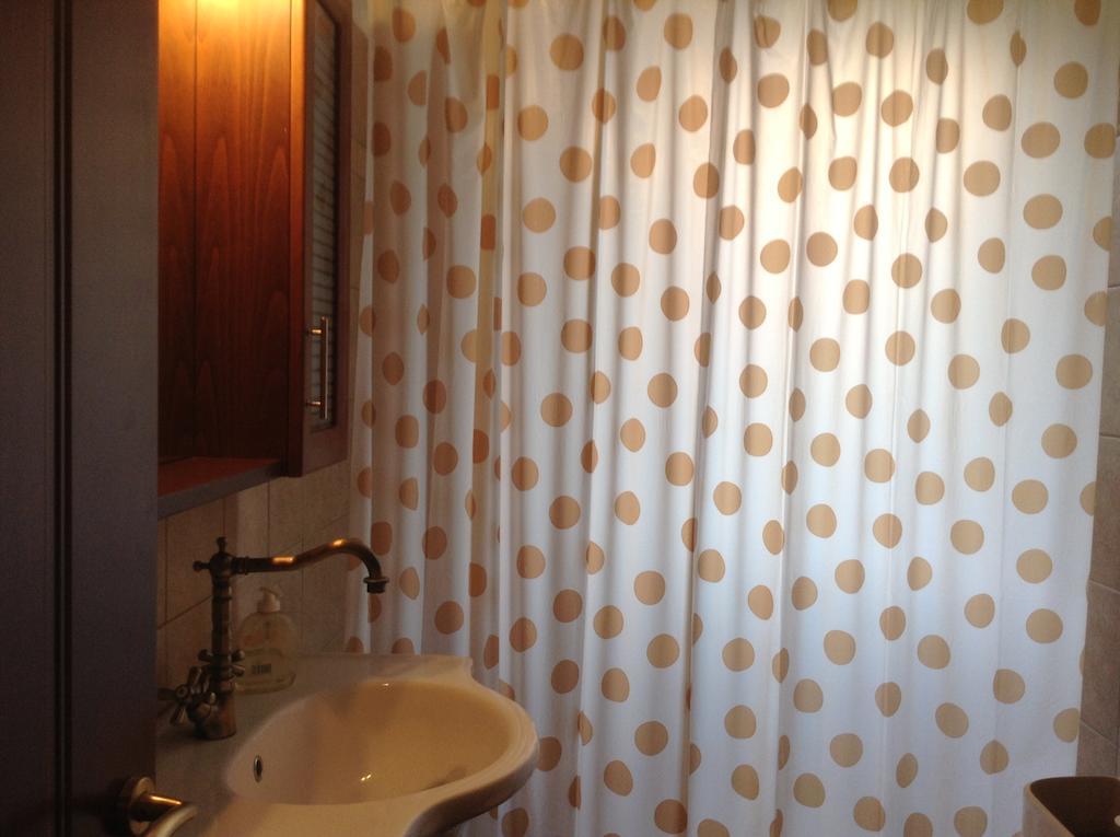 Guesthouse Lamprini ネオコリ エクステリア 写真