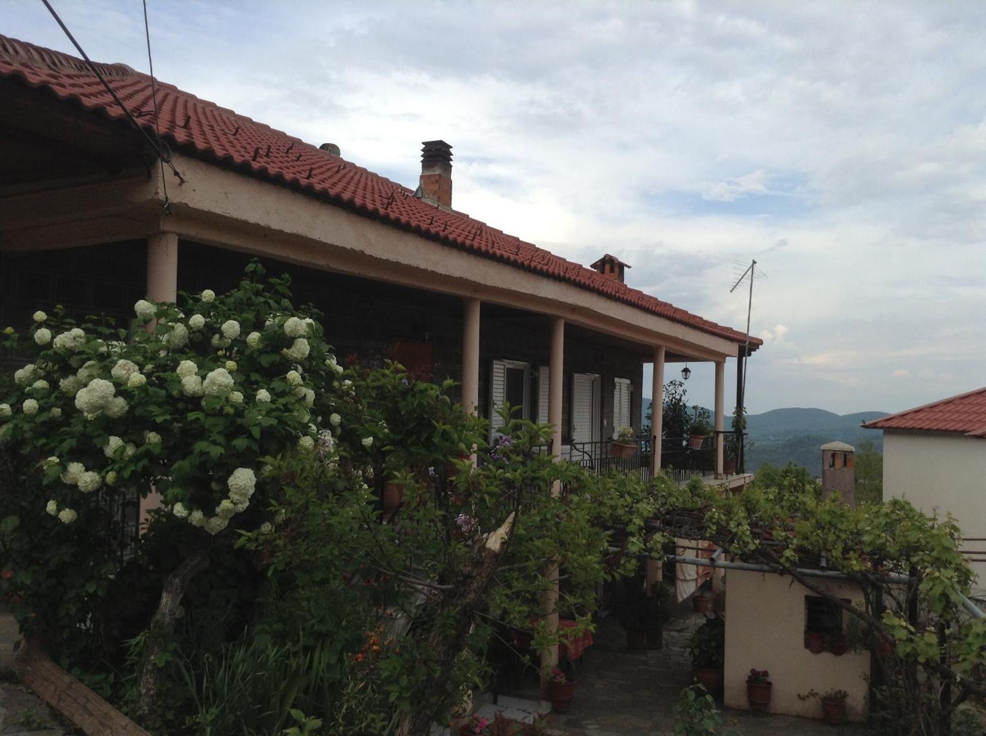 Guesthouse Lamprini ネオコリ エクステリア 写真