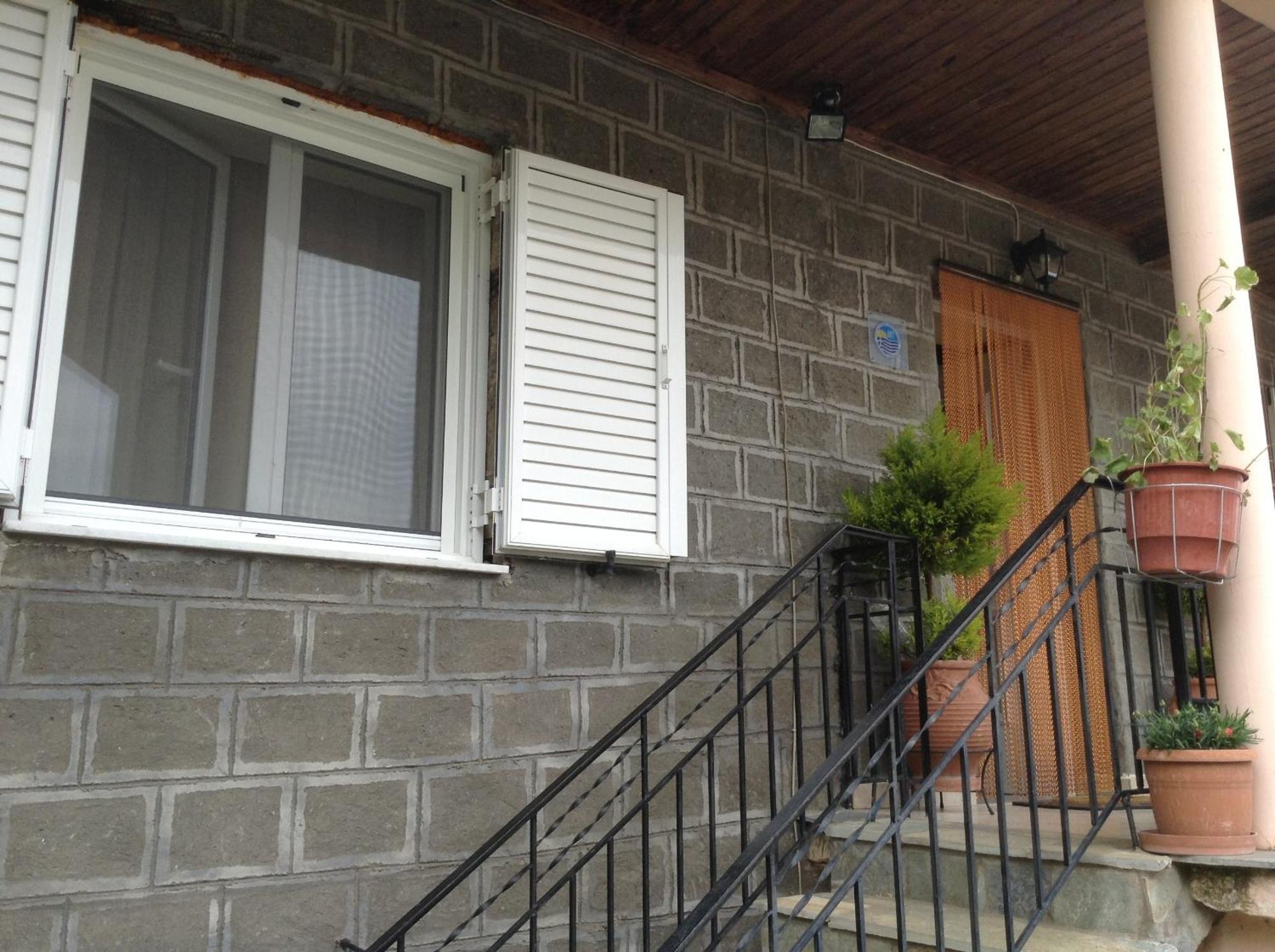 Guesthouse Lamprini ネオコリ エクステリア 写真