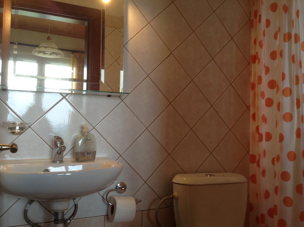 Guesthouse Lamprini ネオコリ エクステリア 写真