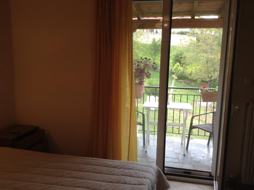 Guesthouse Lamprini ネオコリ エクステリア 写真