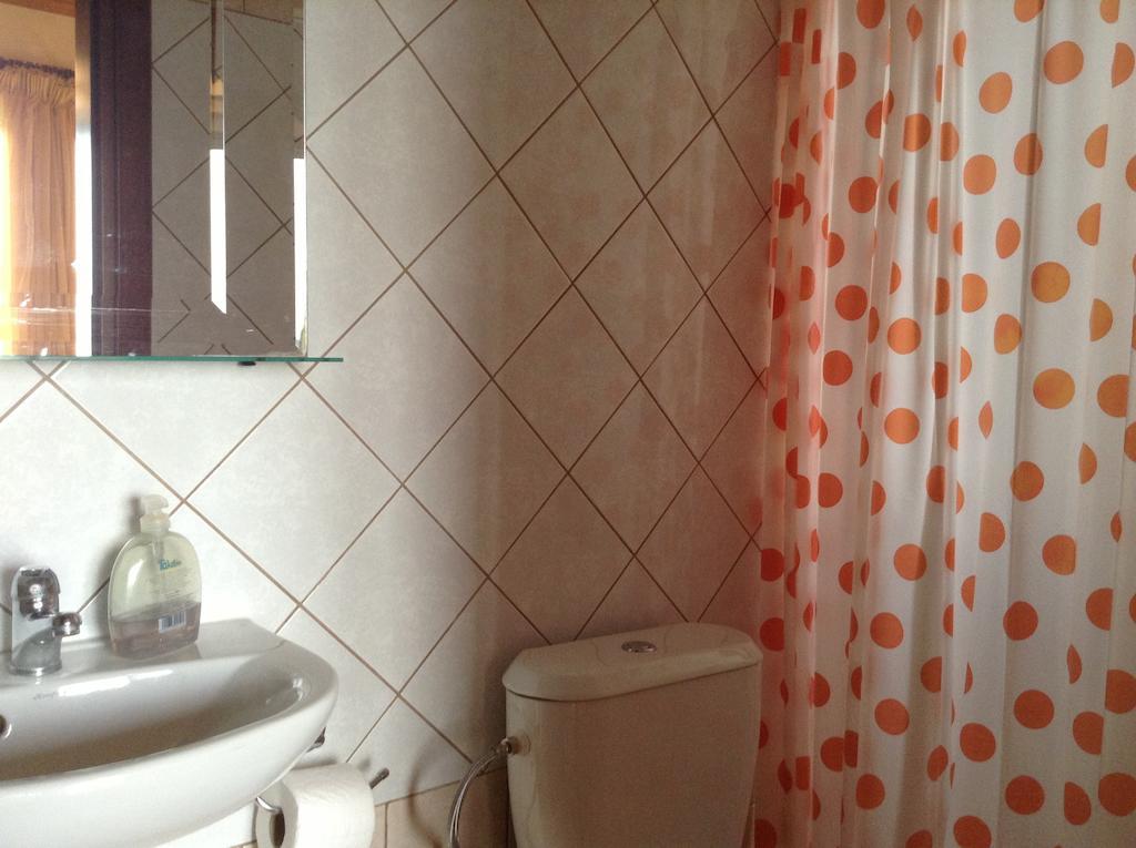 Guesthouse Lamprini ネオコリ エクステリア 写真